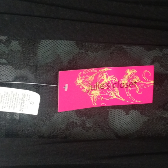 Black top - Picture 5 of 5